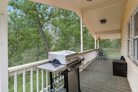 Harpers Ferry Cabin Hot Tub, Deck, Fire Pit, Wifi Екстериор снимка